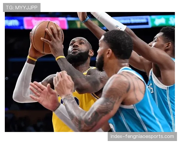 关键卡位战前瞻:湖人勇士直接对话或将决定西部最后排名 关键卡位战前瞻:湖人勇士直接对话或将决定西部最后排名